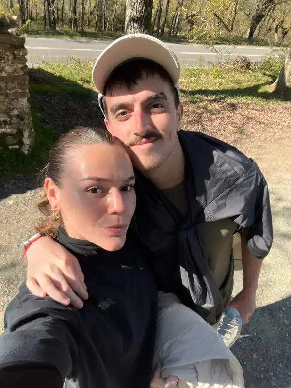 Selfie de Agus y Enzo durante el camino
