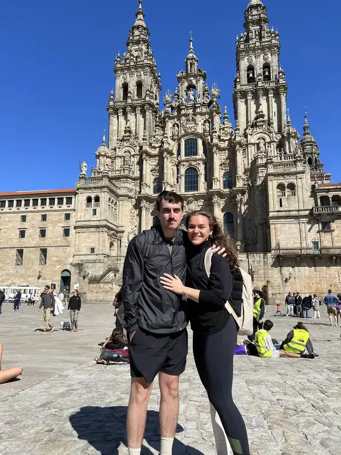 Juntos frente a la Catedral de Santiago de Compostela